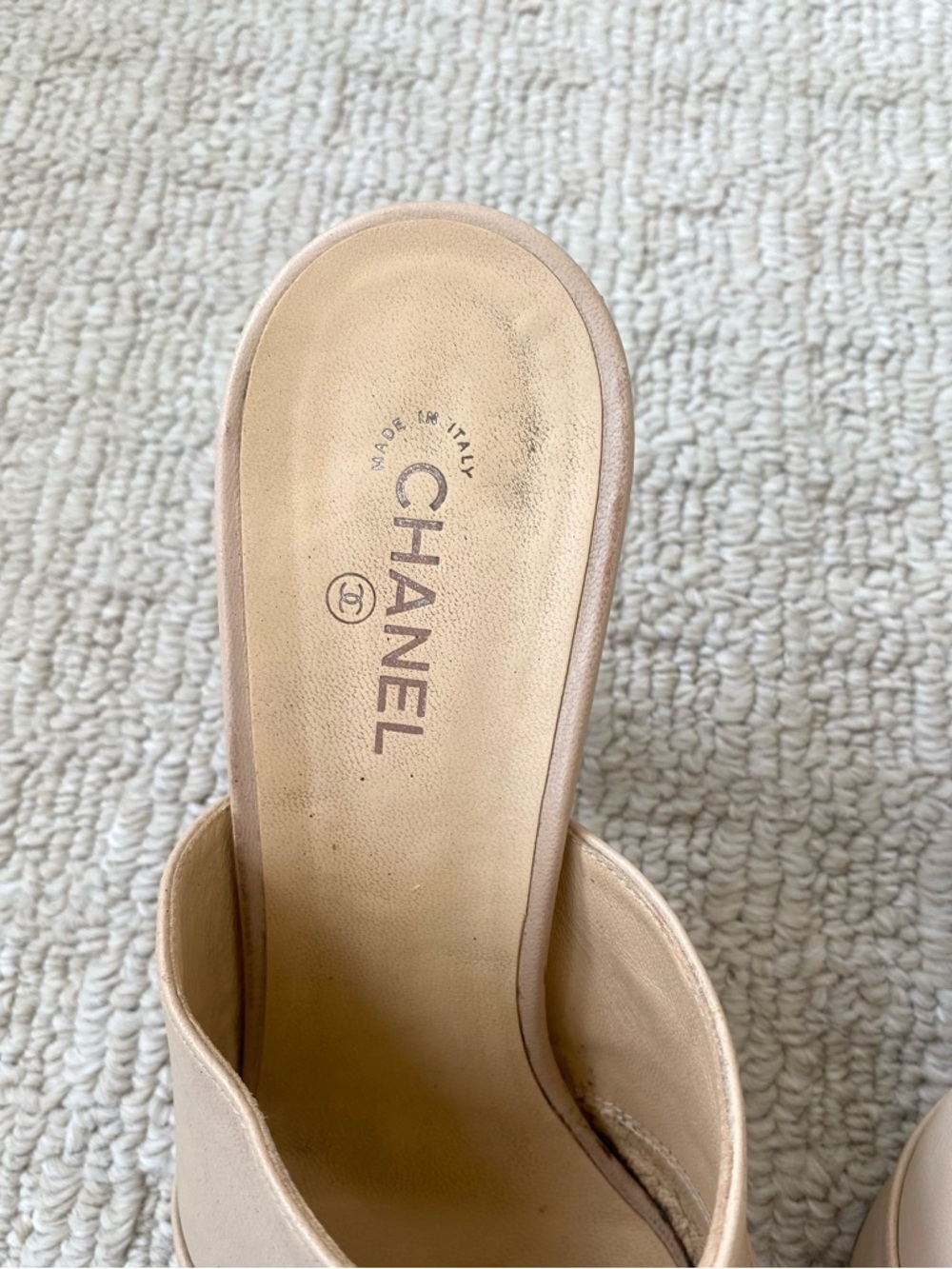 CHANEL Two-Tone Beige and Black Cap-Toe Mule Heels - size 7 1/2 - Picture 8 of 12